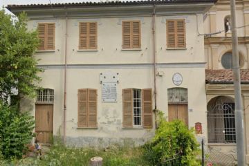 Edificio Ex scuola di Caranzano - Frazione Caranzano - strada Caranzano n° 70